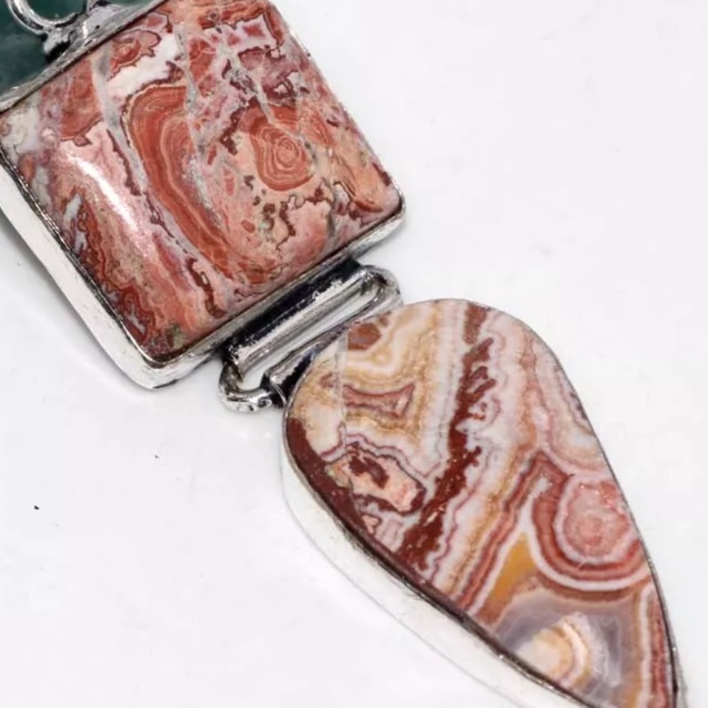 Striking Mexican Laguna lace agate pendant - Picture 2 of 2